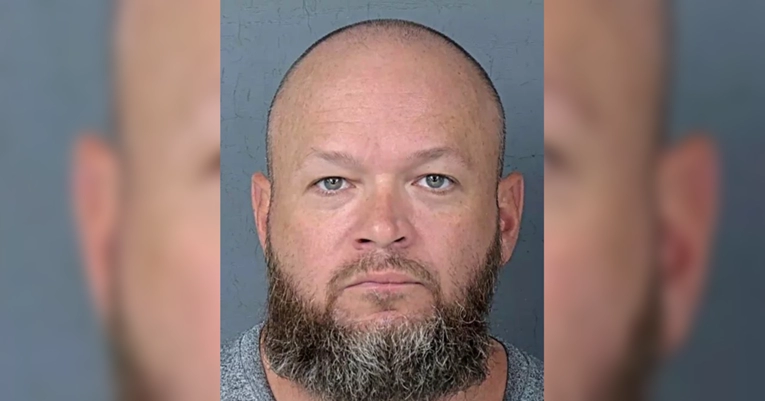 Upao u Kapitol, Trump ga pomilovao. Dobio doživotnu kaznu zbog zlostavljanja djece